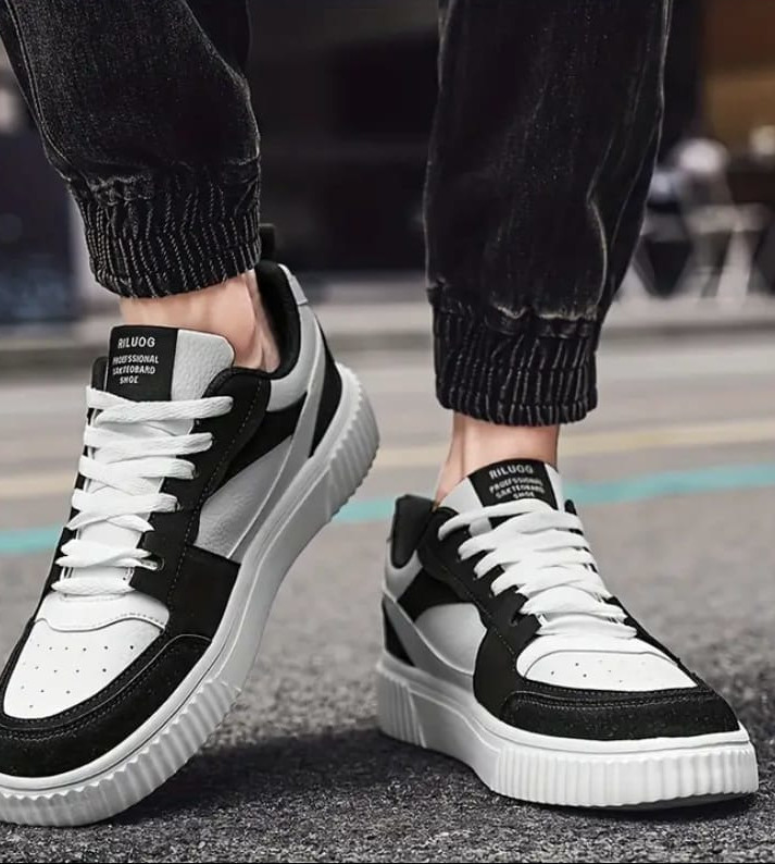 Sneakers noires blanches a semelle epaisse style urbain - Aperçu 2