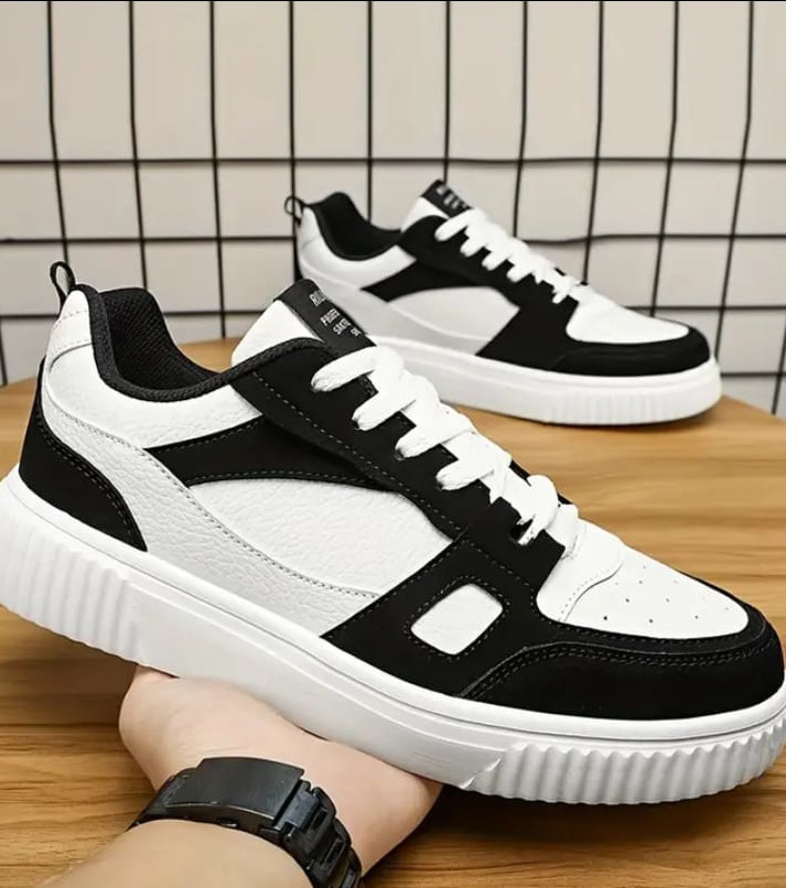 Sneakers noires blanches a semelle epaisse style urbain - Aperçu 3