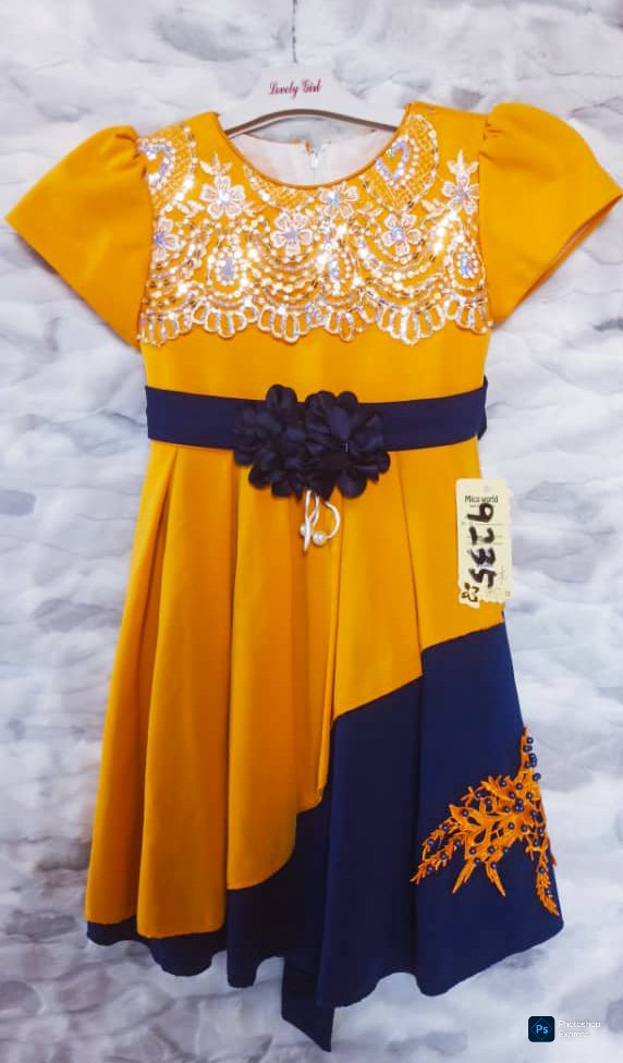 Robe de Fête Jaune et Bleu Marine - Image 1