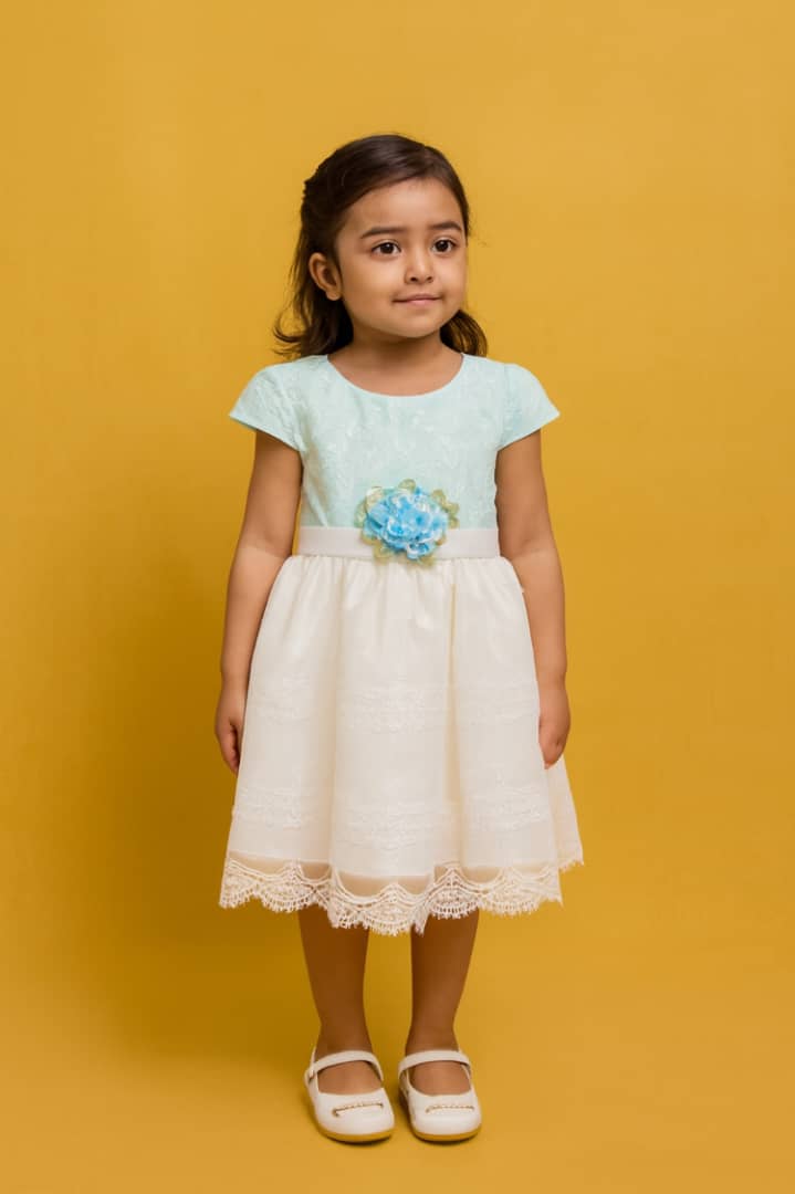 Robe de cérémonie fille bleu pastel et crème avec fleur décorative - Aperçu 2