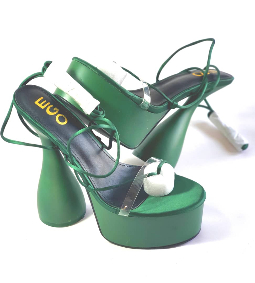 Sandales vertes à talons hauts modernes et design - Image 1