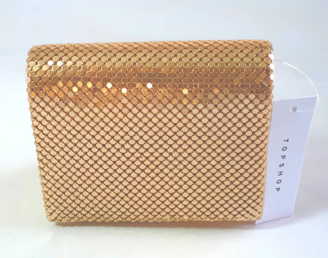 Mini-Pochette TOPSHOP Dorée en Maille Métallique - Image 1